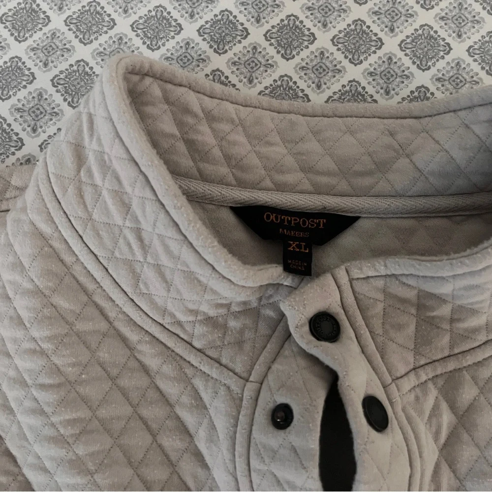 Quilted Henley Pullover Hoodie - Light Gray - Picture 2 of 6